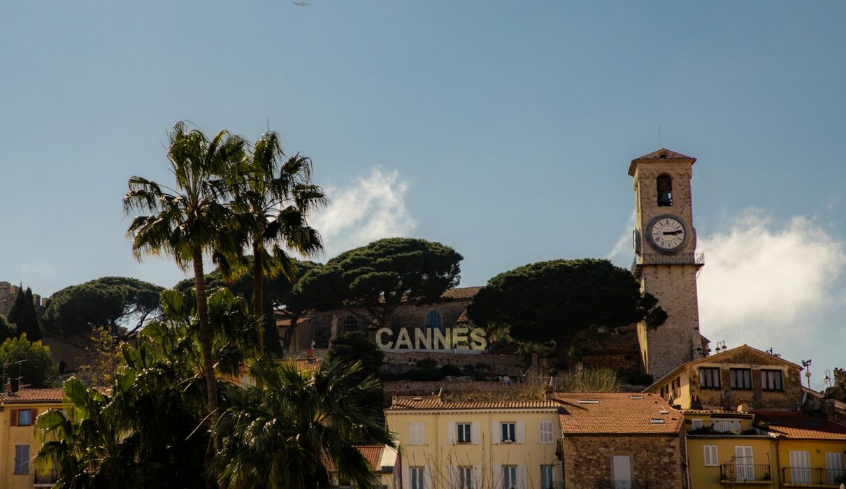 Buy Cannabis in Cannes online