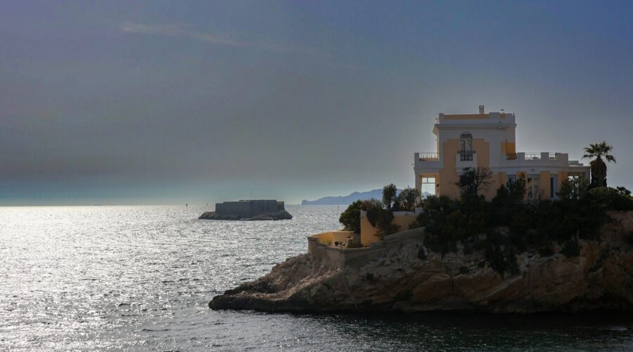 Where to Get Cannabis in Marseilles, France online